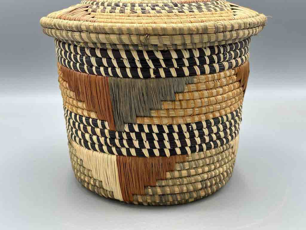 Covered Batwa Raffia Basket - Uganda