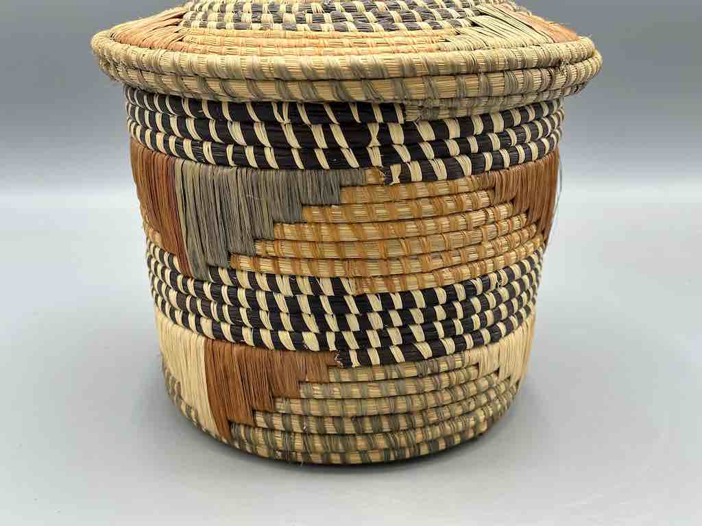 Covered Batwa Raffia Basket - Uganda