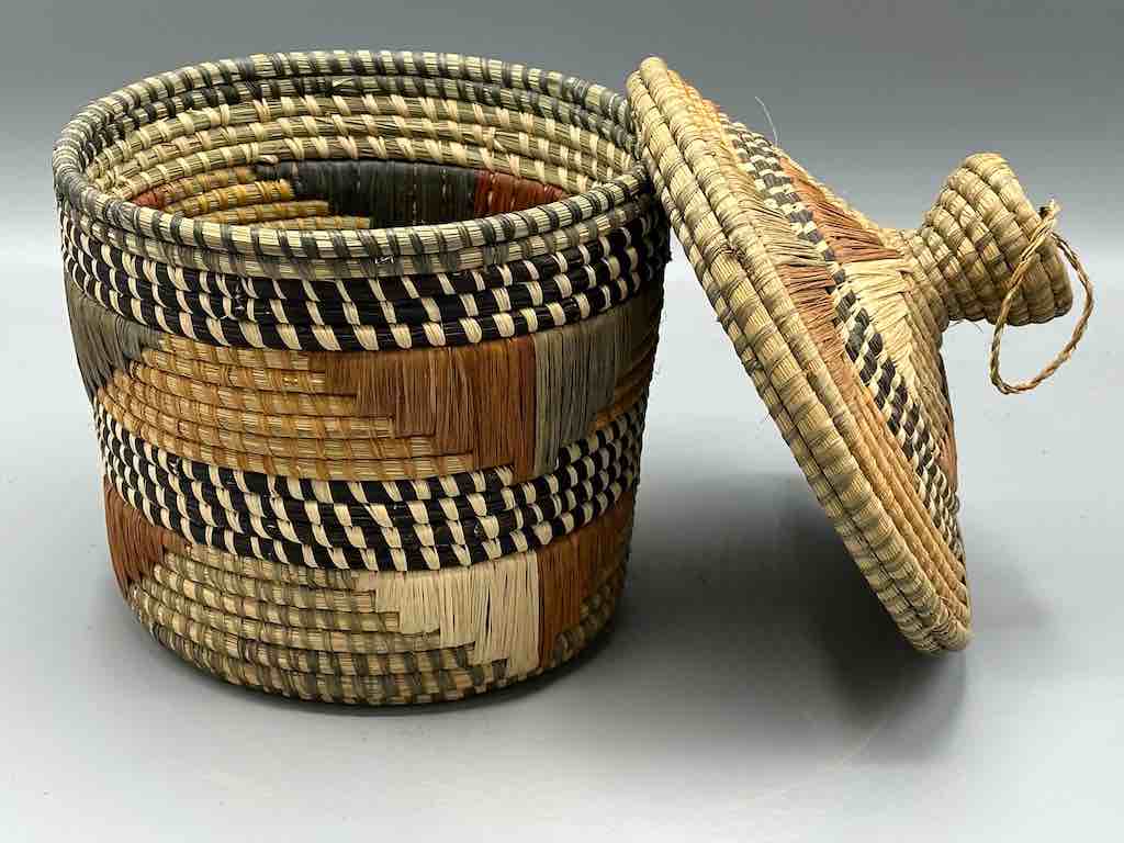 Covered Batwa Raffia Basket - Uganda