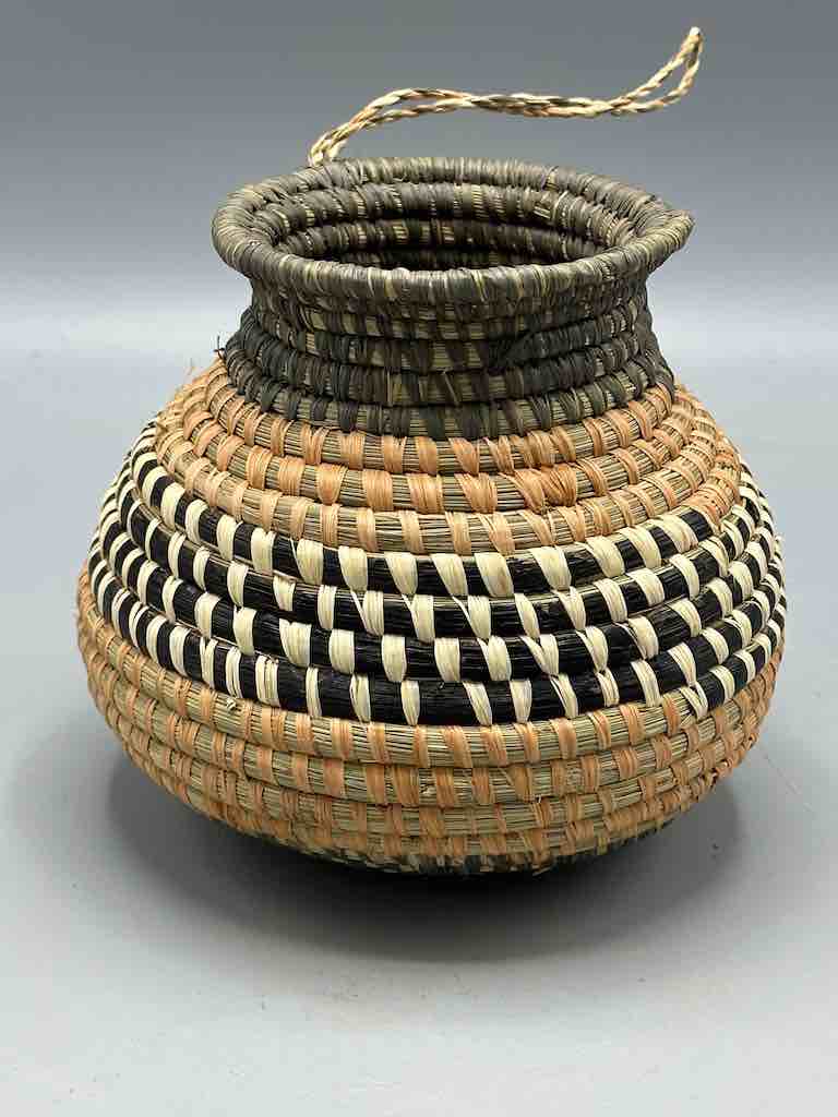 Batwa Vase Shape Raffia Basket