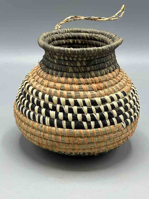 Batwa Vase Shape Raffia Basket
