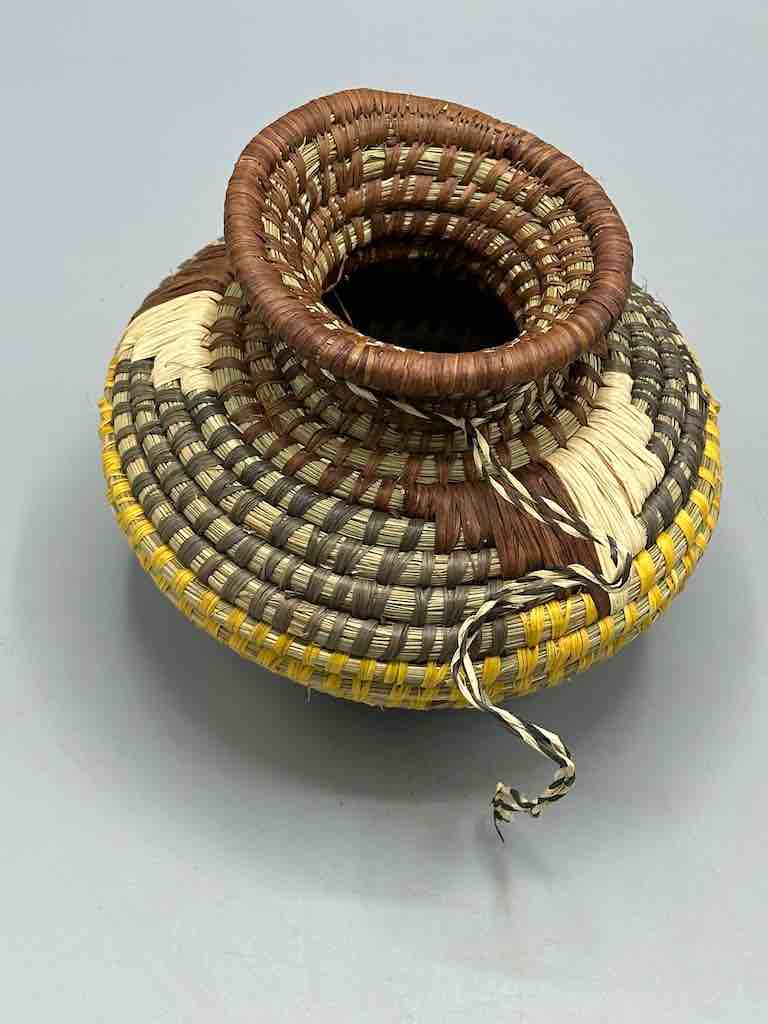 Batwa Vase Shape Raffia Basket