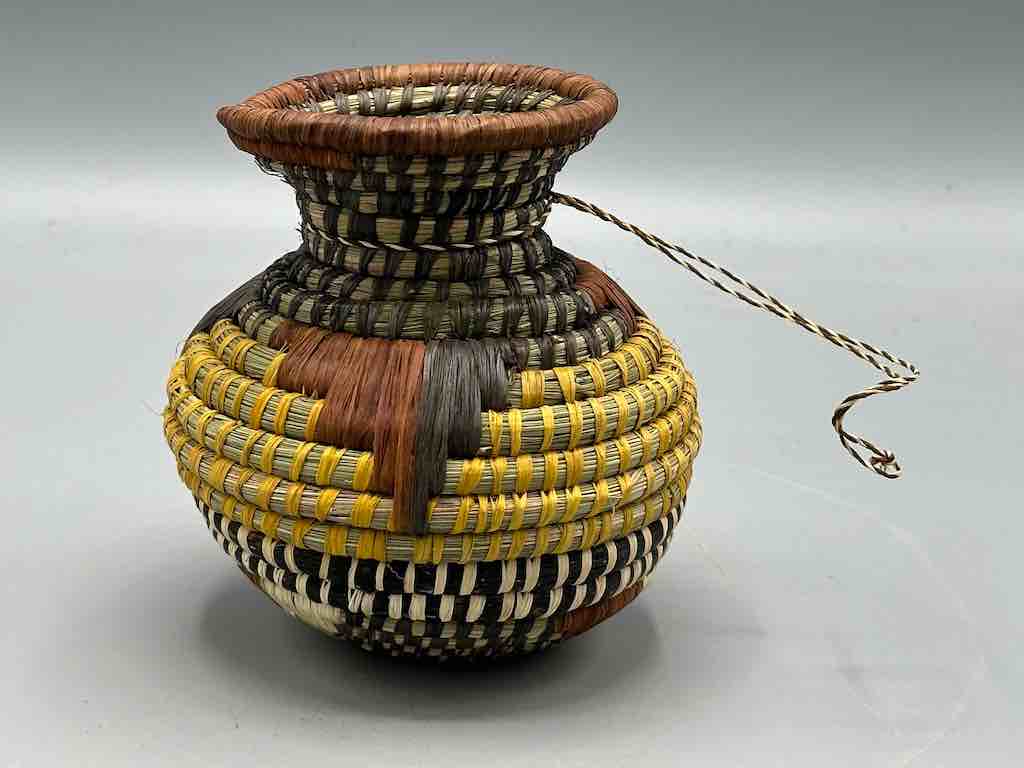 Small Batwa Vase Shape Raffia Basket