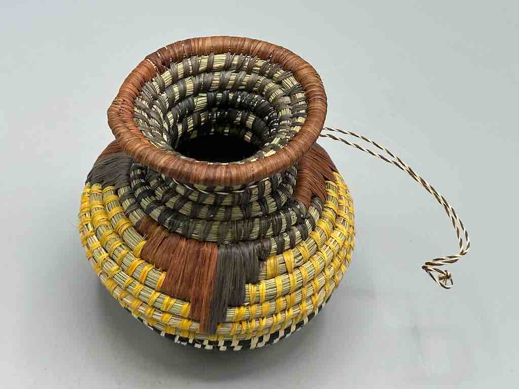 Small Batwa Vase Shape Raffia Basket