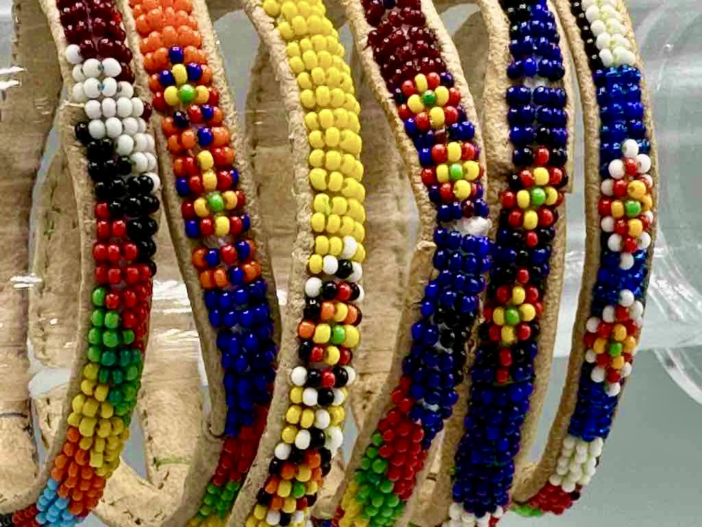 Multi-color narrow fine beaded leather bracelet - Mauritania