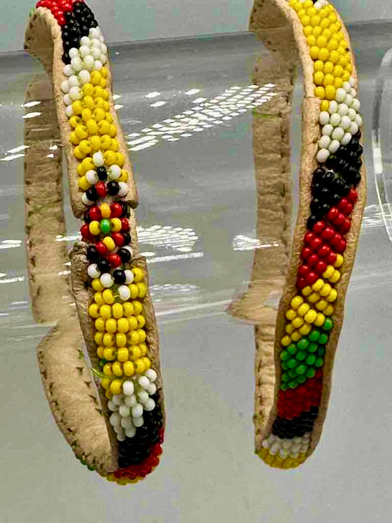 Multi-color narrow fine beaded leather bracelet - Mauritania