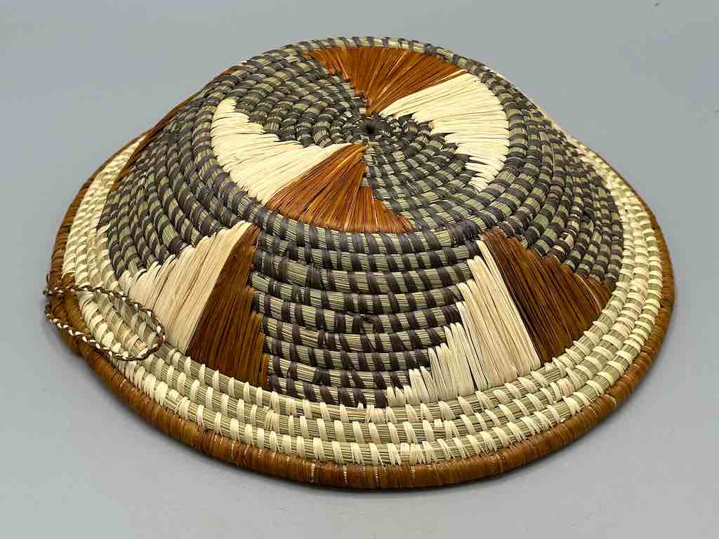 Small Batwa Bowl Raffia Basket