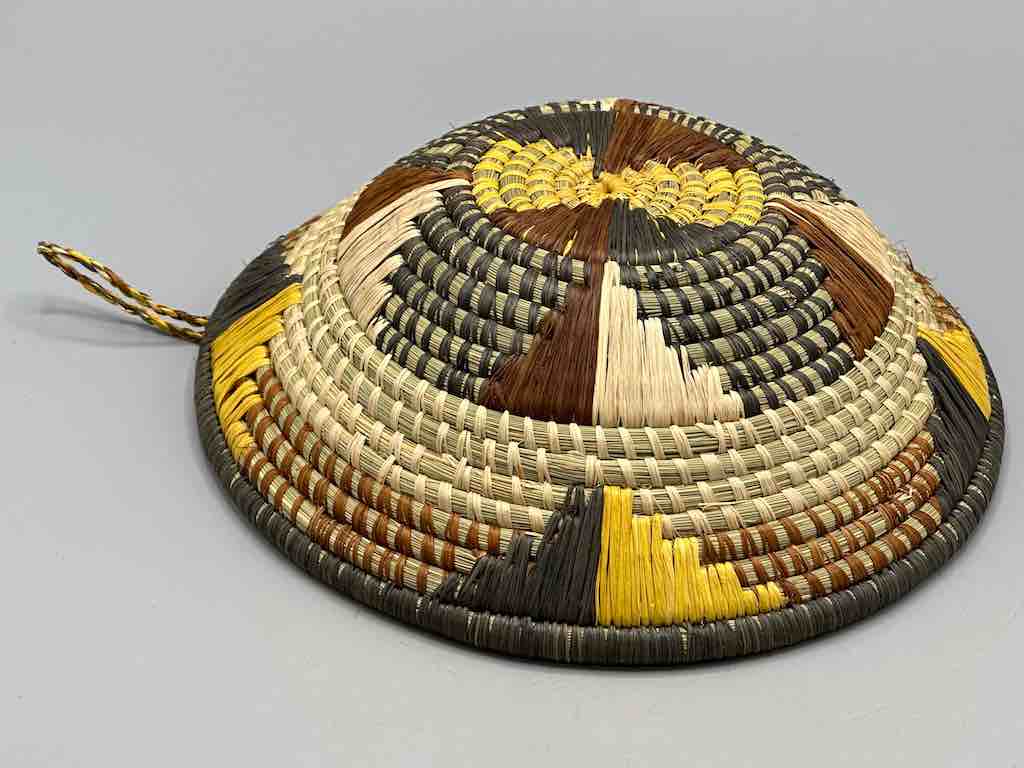 Small Batwa Bowl Raffia Basket