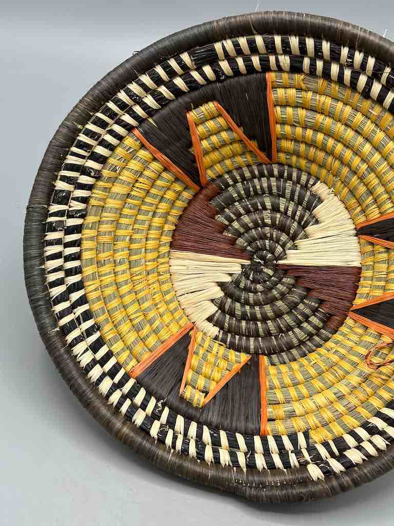 Small Batwa Bowl Raffia Basket