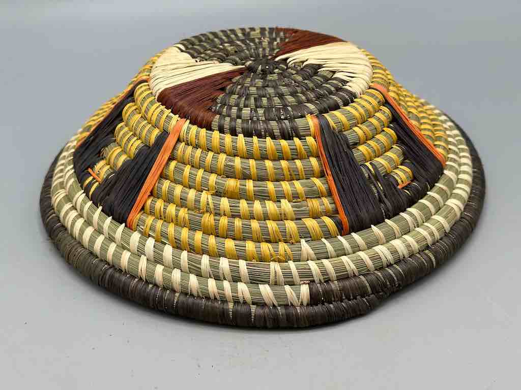 Small Batwa Bowl Raffia Basket