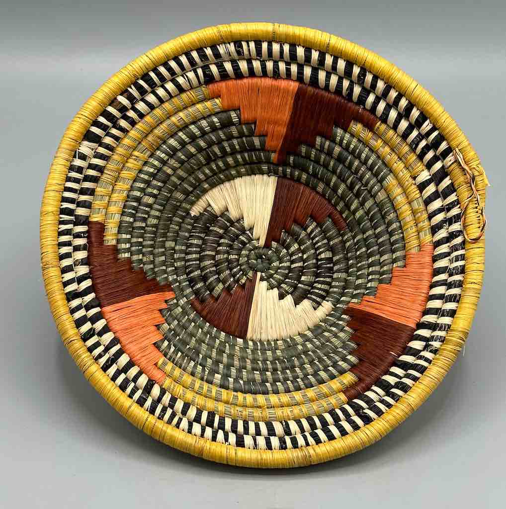 Small Batwa Bowl Raffia Basket