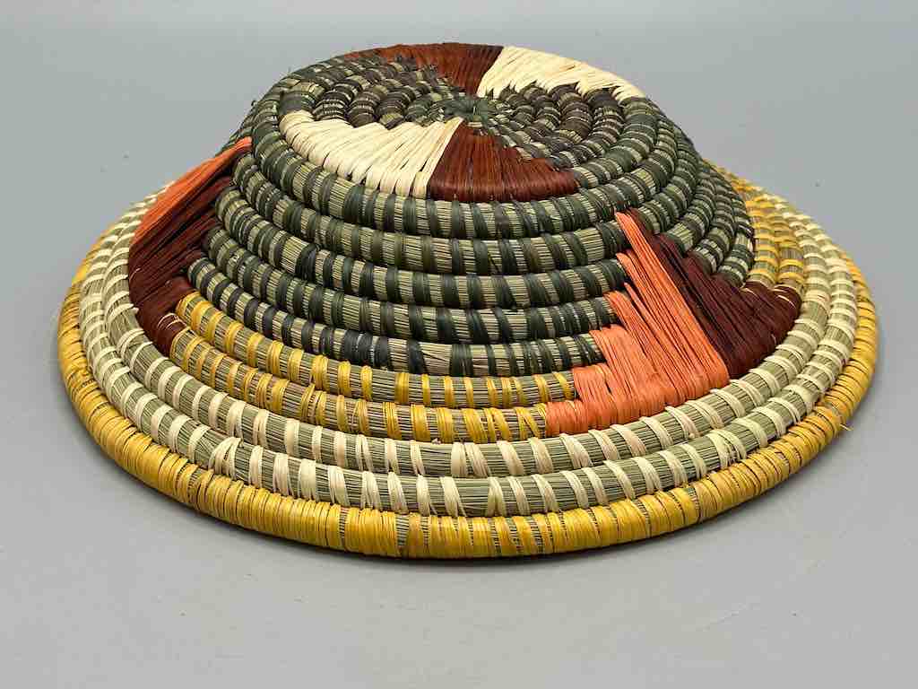 Small Batwa Bowl Raffia Basket