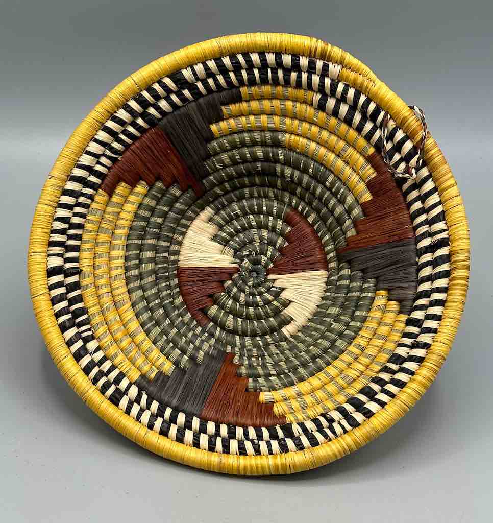 Small Batwa Bowl Raffia Basket