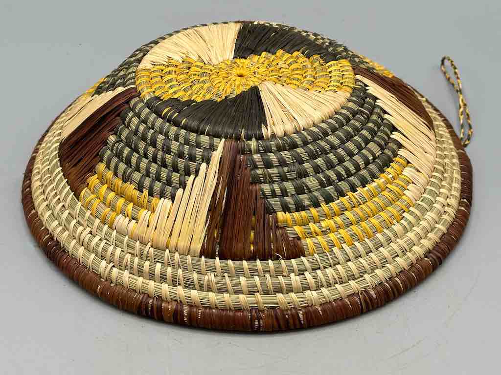 Small Batwa Bowl Raffia Basket