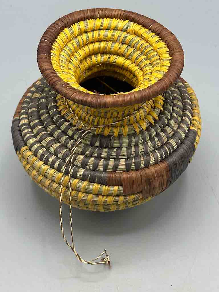 Small Batwa Vase Shape Raffia Basket