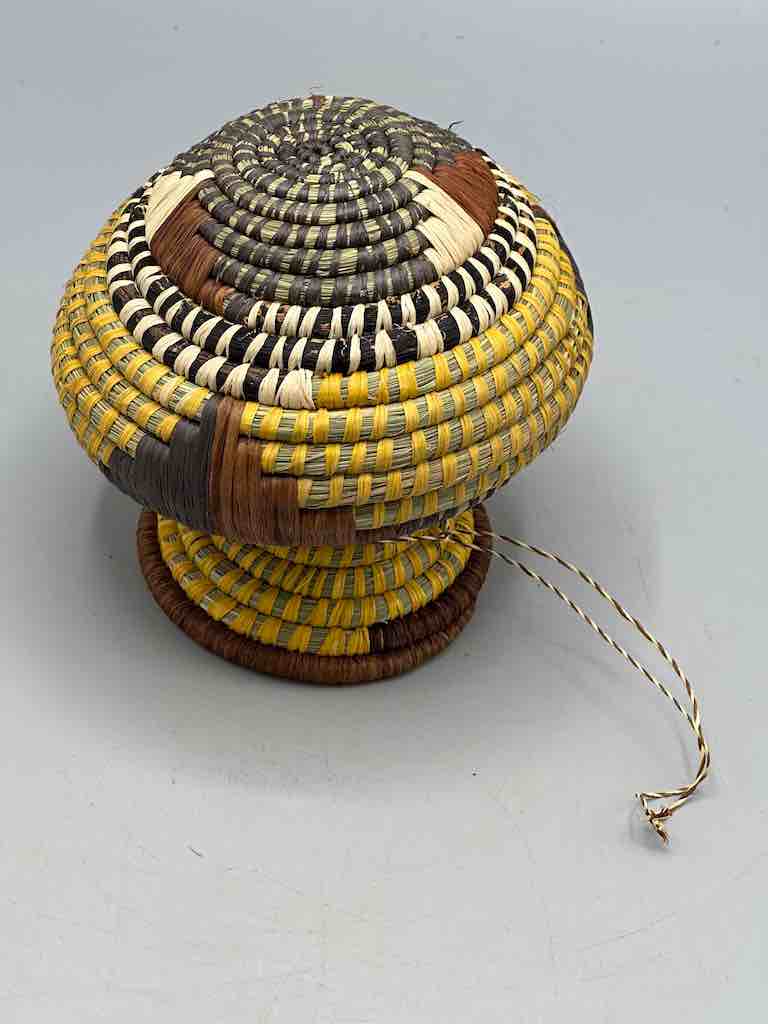 Small Batwa Vase Shape Raffia Basket