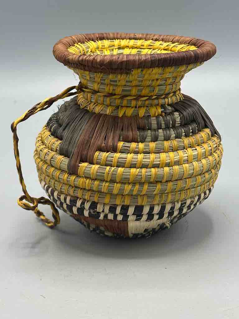 Small Batwa Vase Shape Raffia Basket