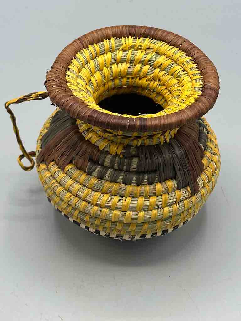 Small Batwa Vase Shape Raffia Basket