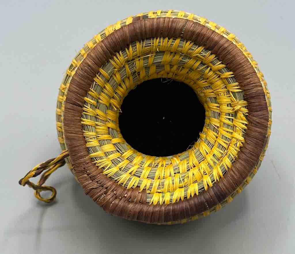 Small Batwa Vase Shape Raffia Basket