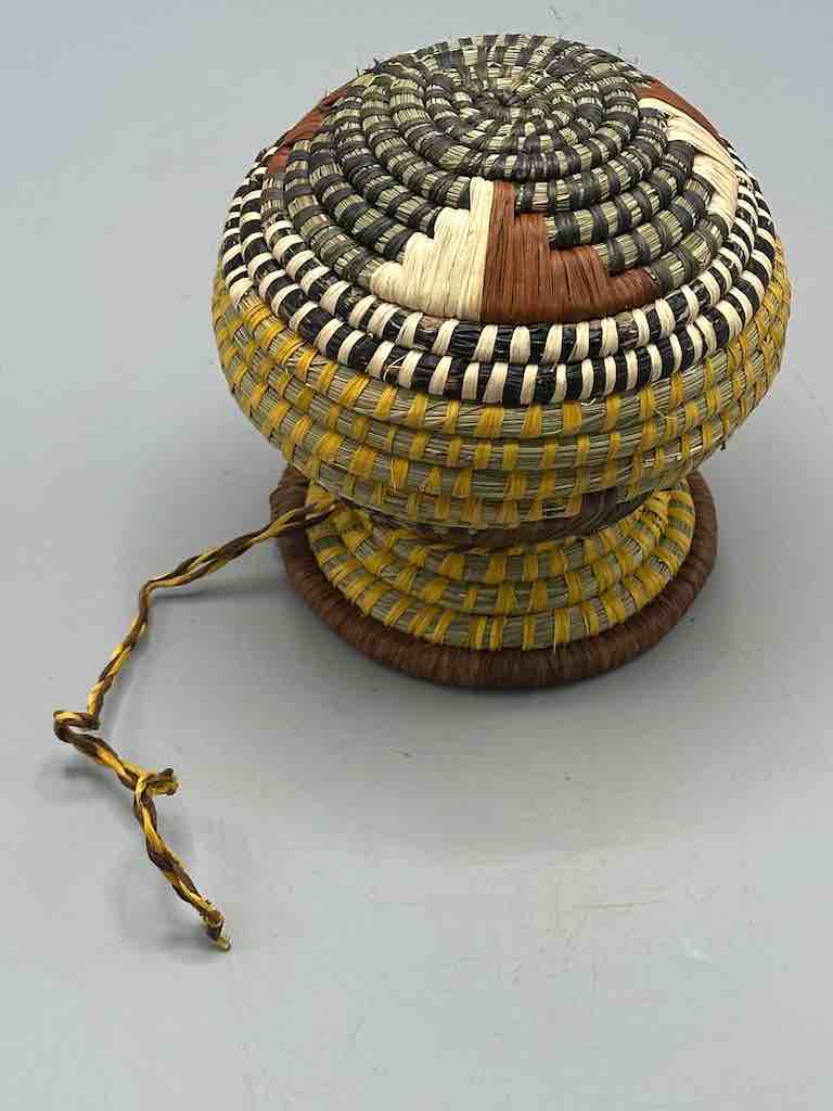 Small Batwa Vase Shape Raffia Basket