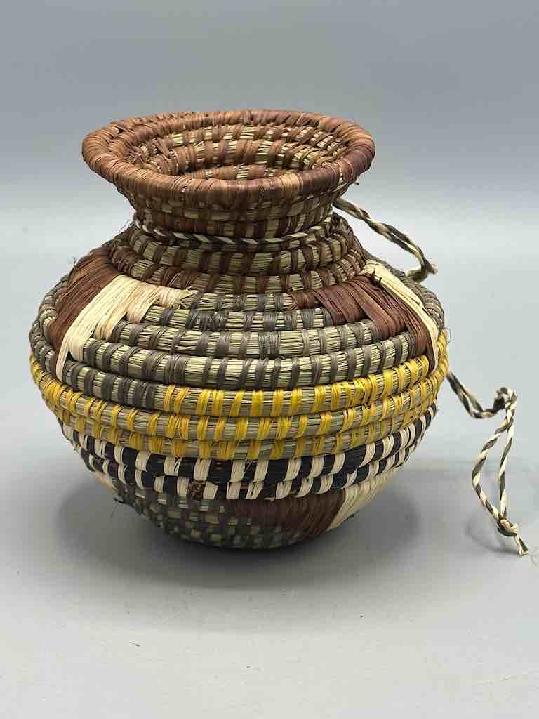 Small Batwa Vase Shape Raffia Basket