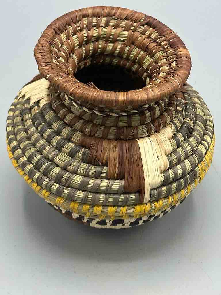 Small Batwa Vase Shape Raffia Basket