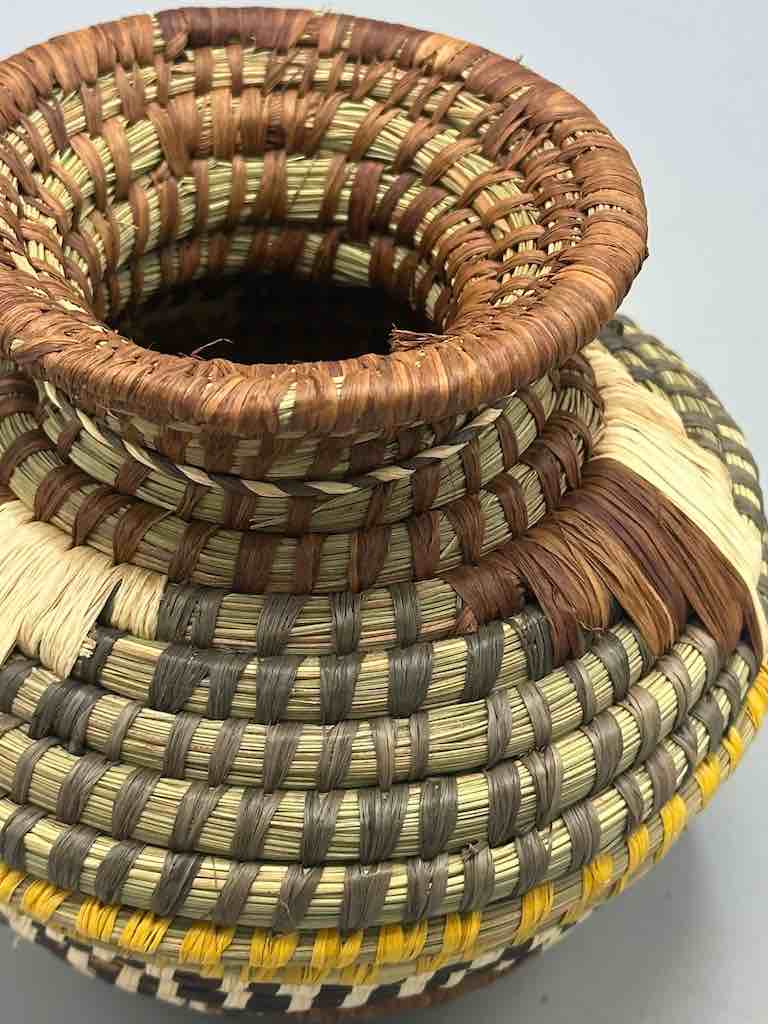 Small Batwa Vase Shape Raffia Basket