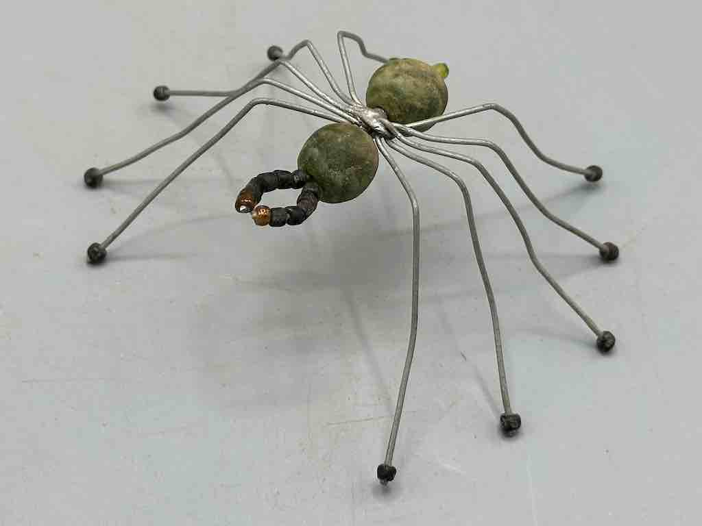 African Dark Green Powderglass Bead Wire Decor Spider Insect Sculpture