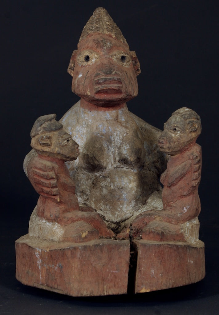 Yoruba mother & her twin children figure - Nigeria