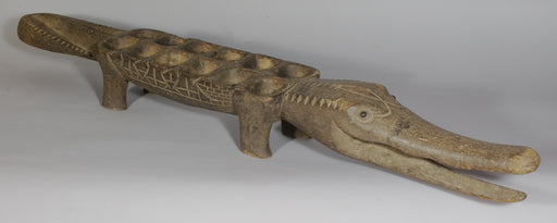 Long crocodile design wari game