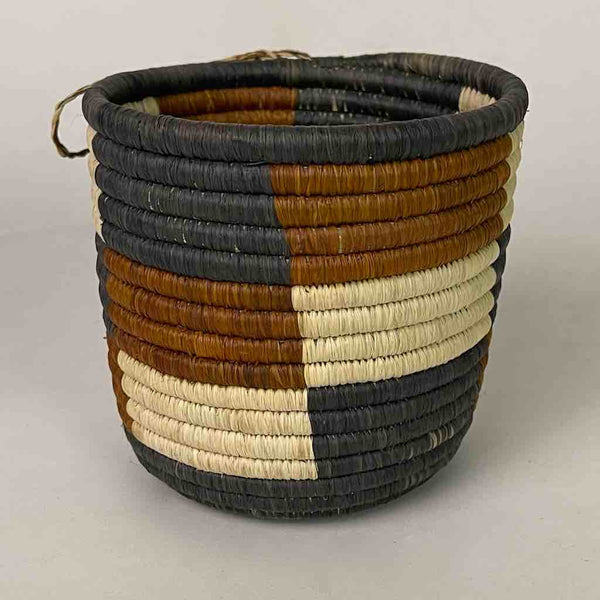4x4” large checkerboard Batwa basket
