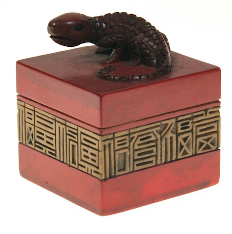Lizard Design Bas Relief Carved Small Cube Soapstone Trinket Decor Box