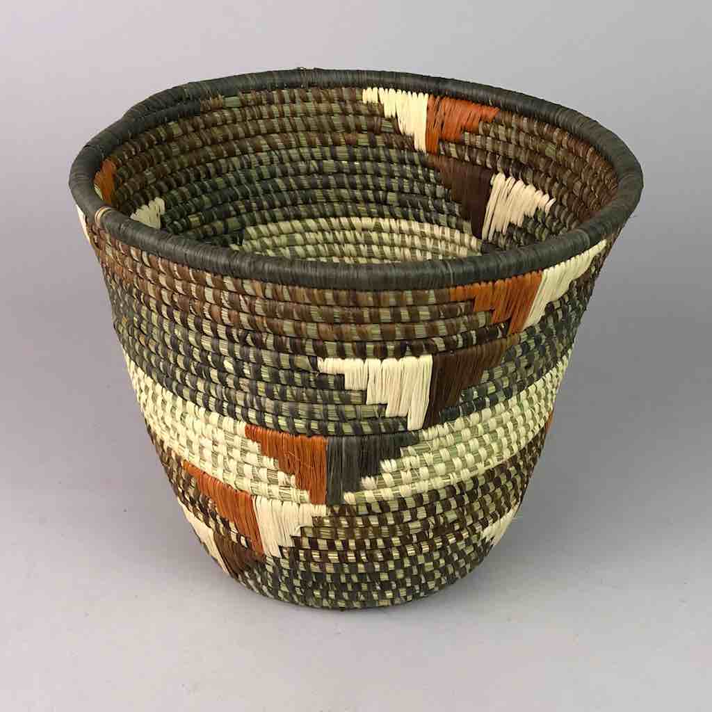 6 x 8” Medium flared-top Batwa basket
