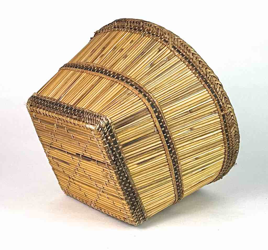 Natural Straw Mossi Traditional Basket Medium - Burkina Faso | 13.5" x 8"