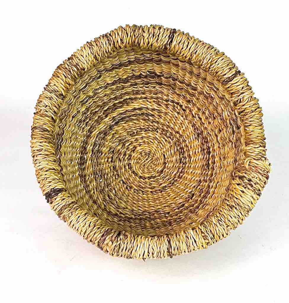 Deep Straw Winnowing "Sieve" style basket on "donut" stand - Burkina Faso