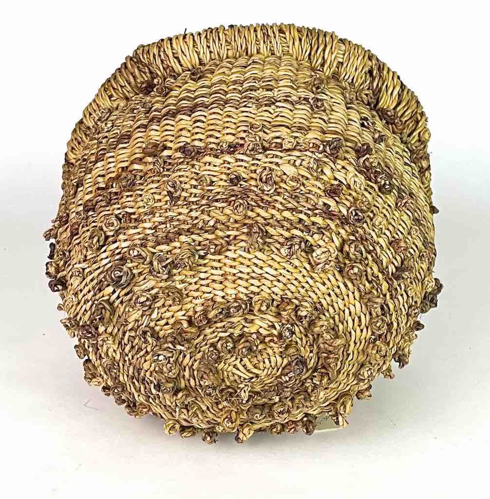 Deep Straw Winnowing "Sieve" style basket on "donut" stand - Burkina Faso