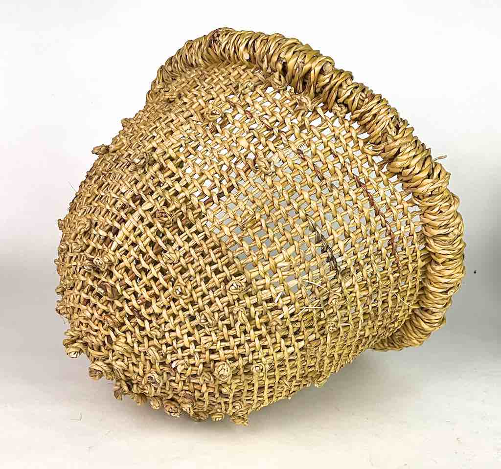 Deep Straw Winnowing "Sieve" style basket on "donut" stand - Burkina Faso