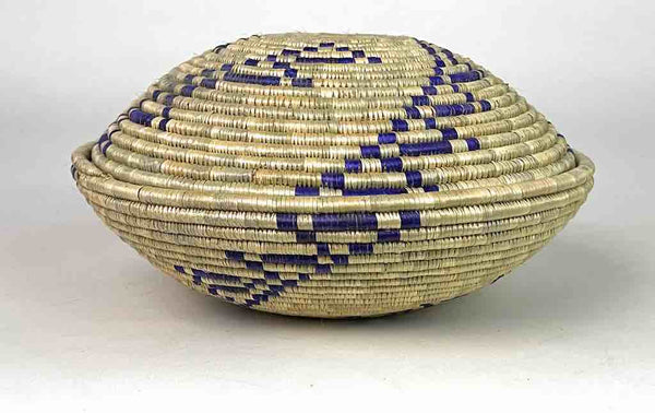 "Clamshell" shape baskets - Uganda