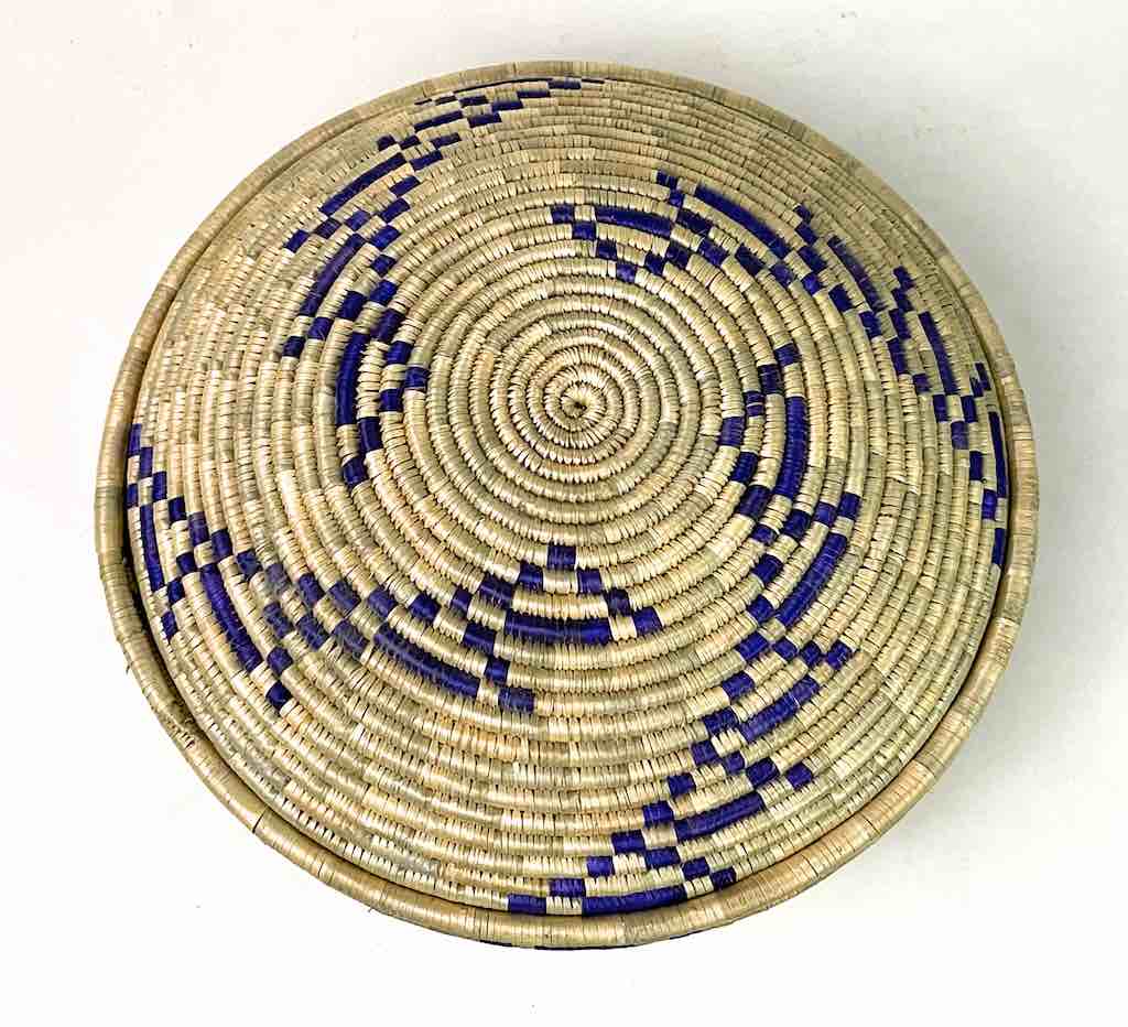 "Clamshell" shape baskets - Uganda