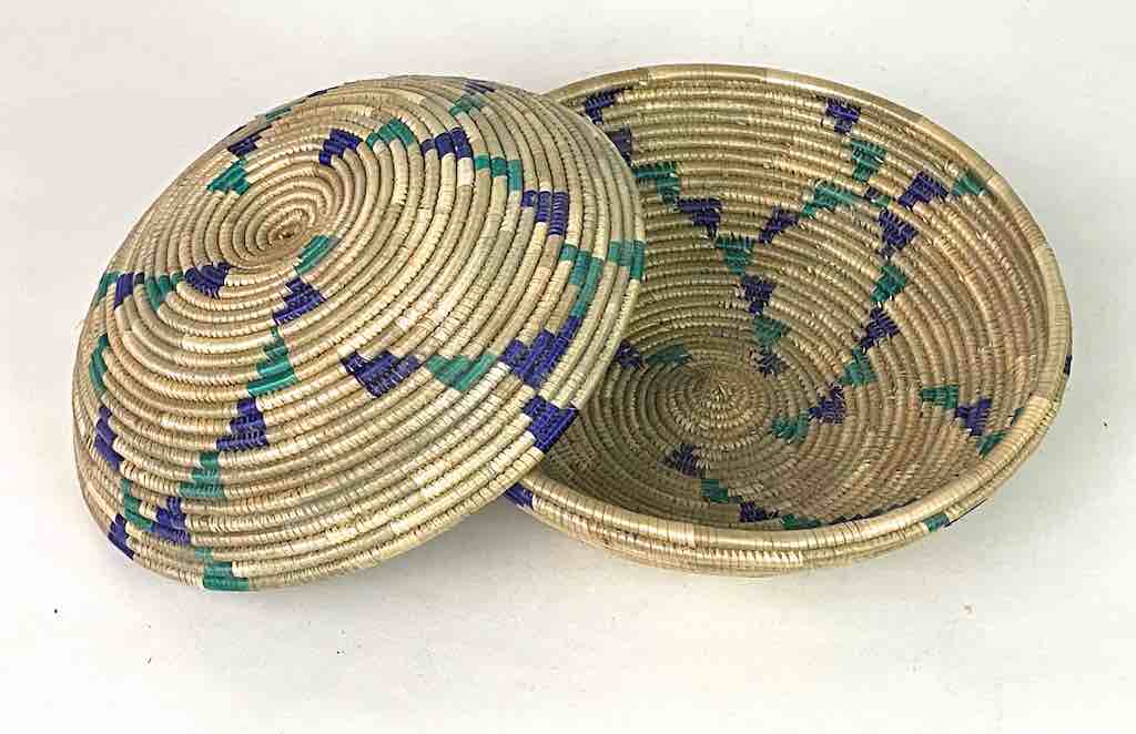 "Clamshell" shape baskets - Uganda