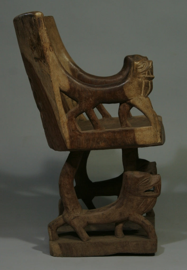 Lion motif chair – bird design – vintage