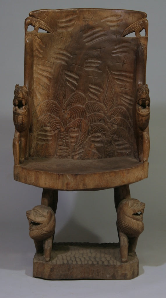 Lion motif chair – vintage – tall back