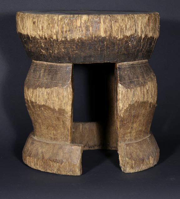 Large “common” round stool