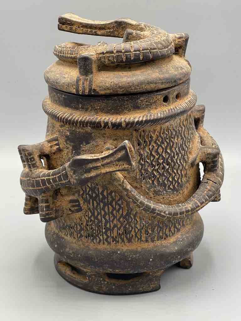 Multiple Crocodile Design Baule Mouse Oracle Container/Statue | 10"