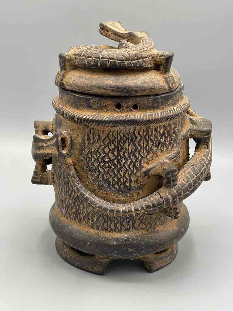 Multiple Crocodile Design Baule Mouse Oracle Container/Statue | 10"