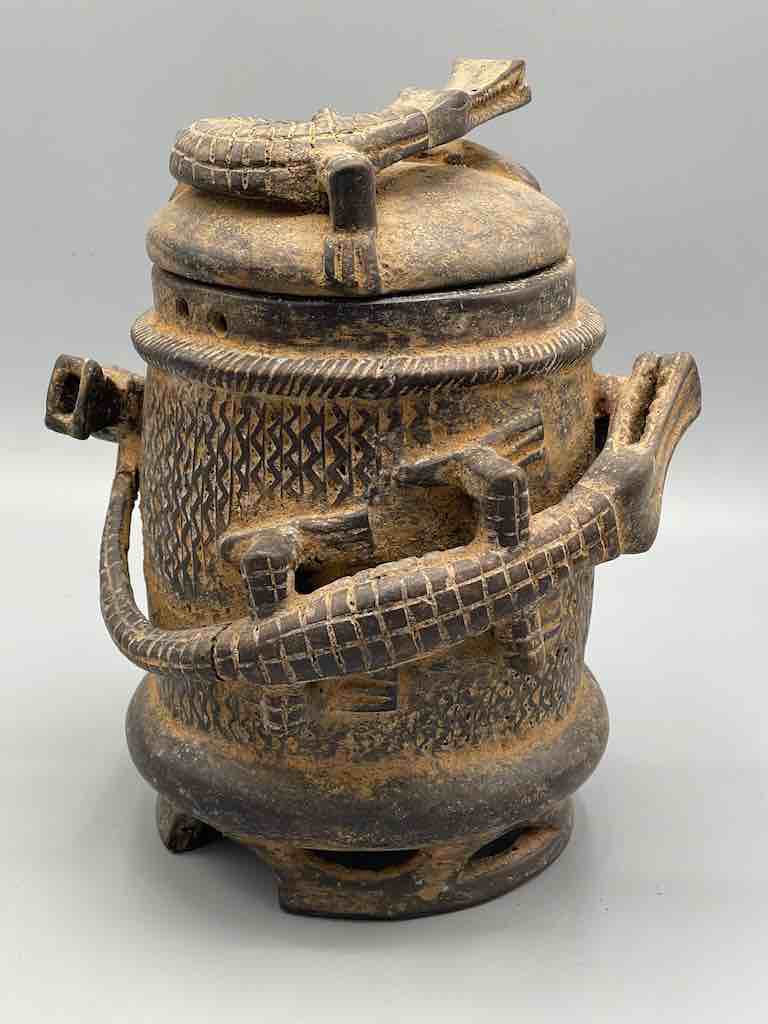 Multiple Crocodile Design Baule Mouse Oracle Container/Statue | 10"