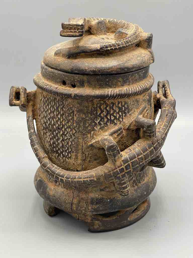 Multiple Crocodile Design Baule Mouse Oracle Container/Statue | 10"