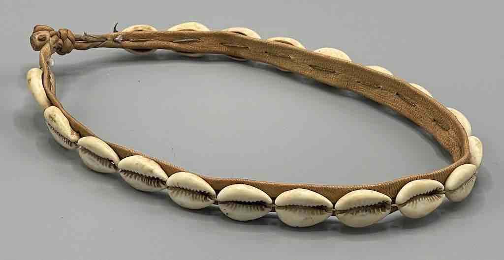 Single Line Cowrie Shell Solid Color Leather Clasp Choker Necklace-Mali