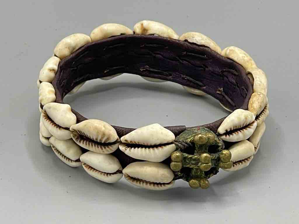 Double Line Cowrie Shell Vintage Gold Weight Bangle - Mali