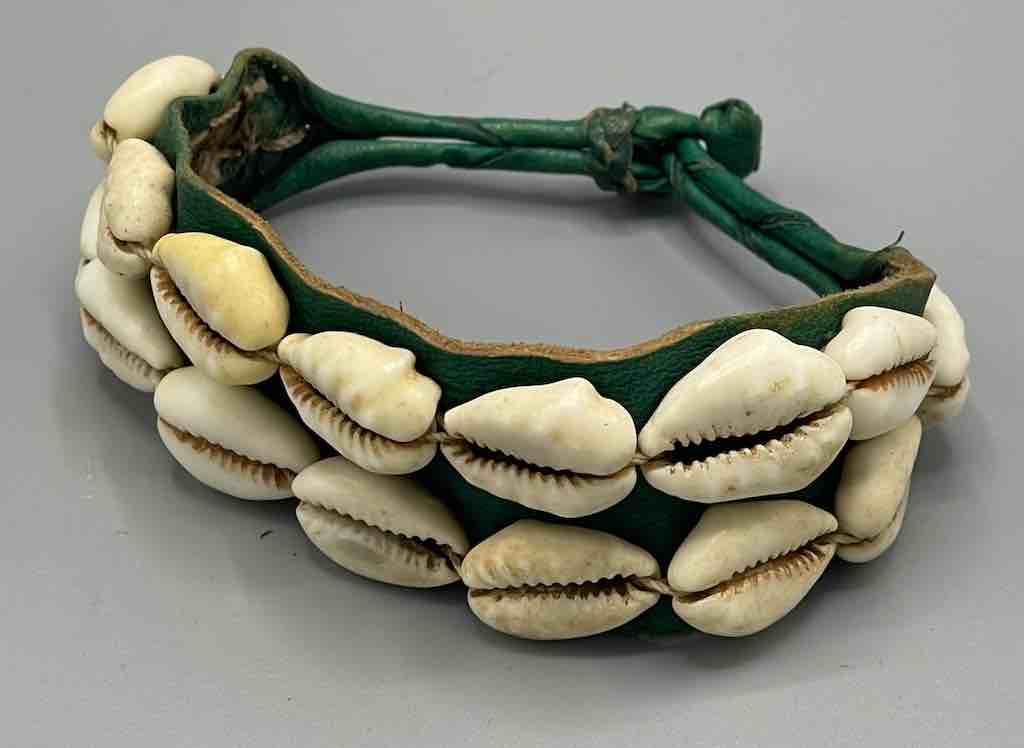 Double Line Cowrie Shell Solid Color Leather Clasp Bracelet - Mali